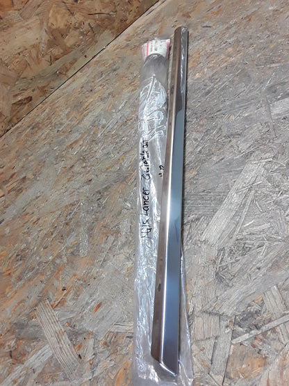 Mitsubishi Lancer Zierleiste Stoßstange H.R original Mitsubishi NEU