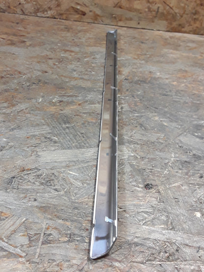 Mitsubishi Lancer Zierleiste Stoßstange H.R original Mitsubishi NEU