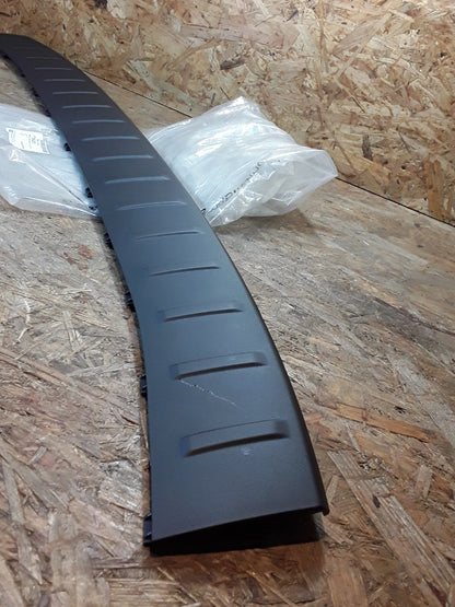 Chevrolet Orlando Leiste Gepäckraumabtrennung original GM NEU