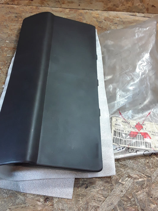 Mitsubishi Lancer C12A Abdeckung Heckstoßstange dunkelgrau original Mitsubishi NEU