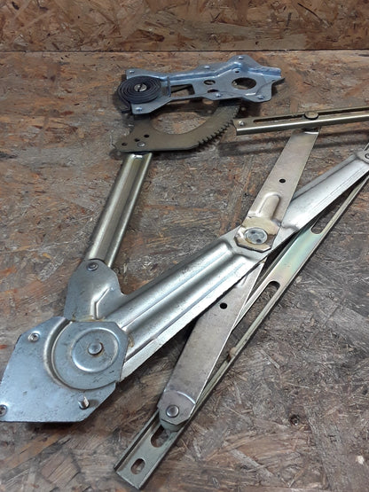 Mitsubishi Pajero 2.5TDI SUV Fensterheber V.R original Mitsubishi NEU