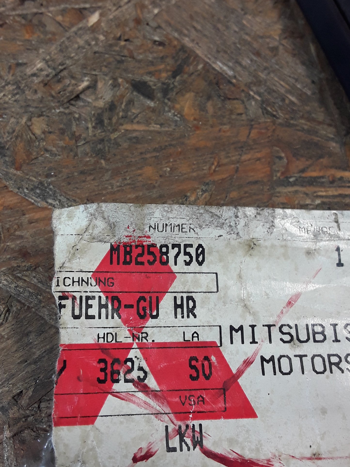 Mitsubishi Lancer Dichtung Tür hinten an Fenster original Mitsubishi NEU