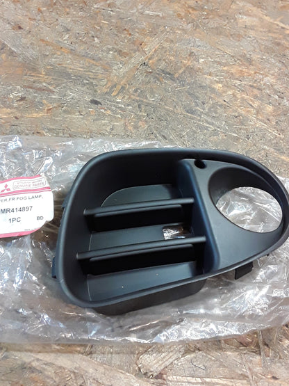 Mitsubishi Carisma Abdeckung Nebelscheinwerfer links original Mitsubishi NEU