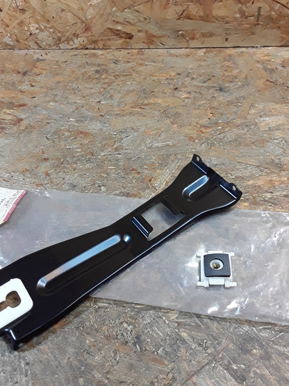 Mitsubishi Eclipse (D27A) Bj 91-94 Mittelhalterung, Luftspoiler original Mitsubishi NEU