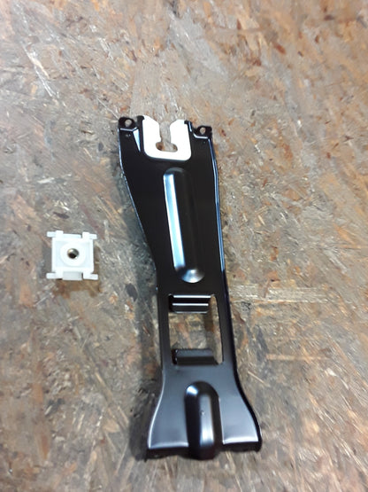 Mitsubishi Eclipse (D27A) Bj 91-94 Mittelhalterung, Luftspoiler original Mitsubishi NEU