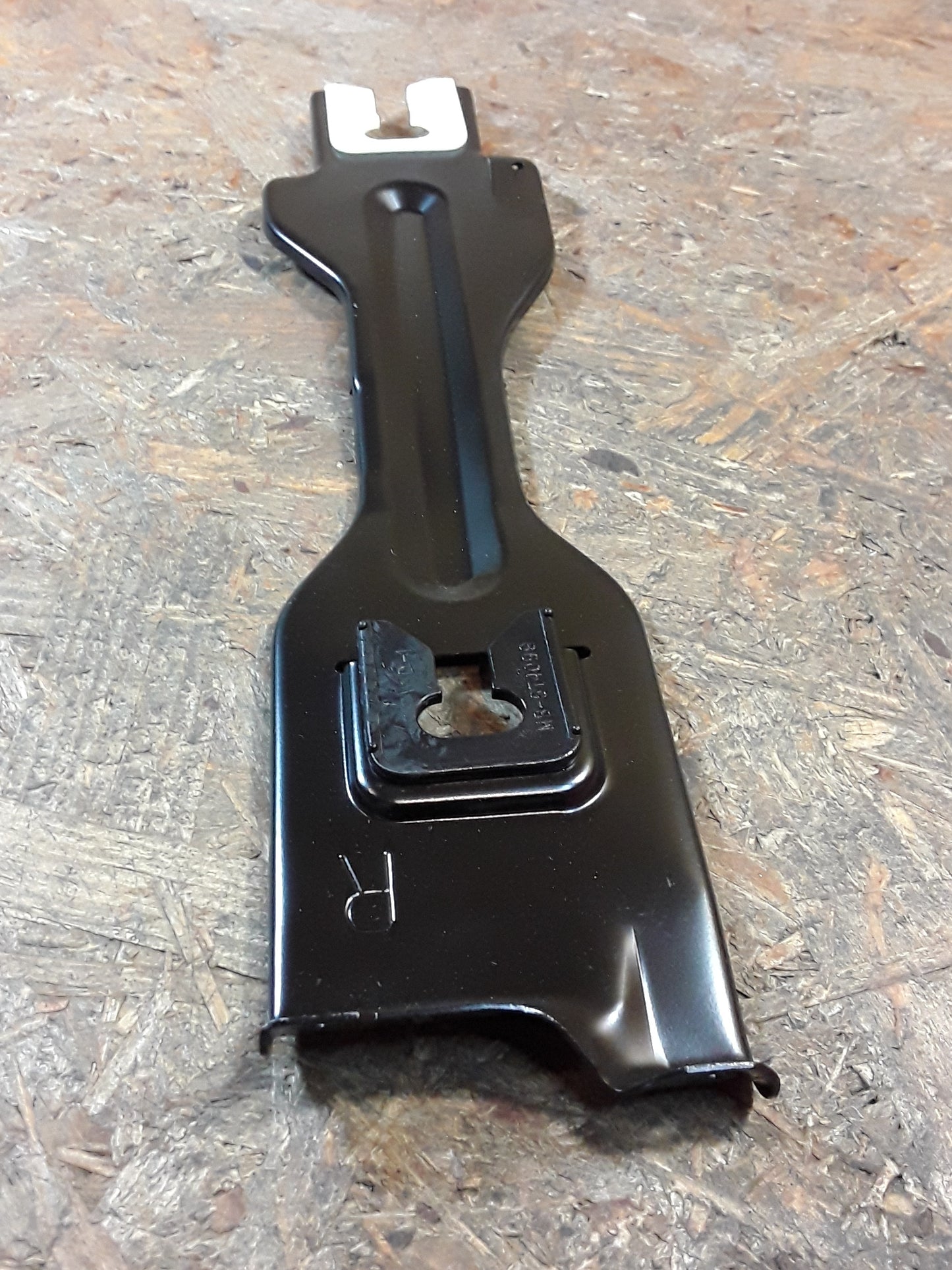 Mitsubishi Eclipse (D22A) Halterung Luftspoiler rechts original Mitsubishi NEU