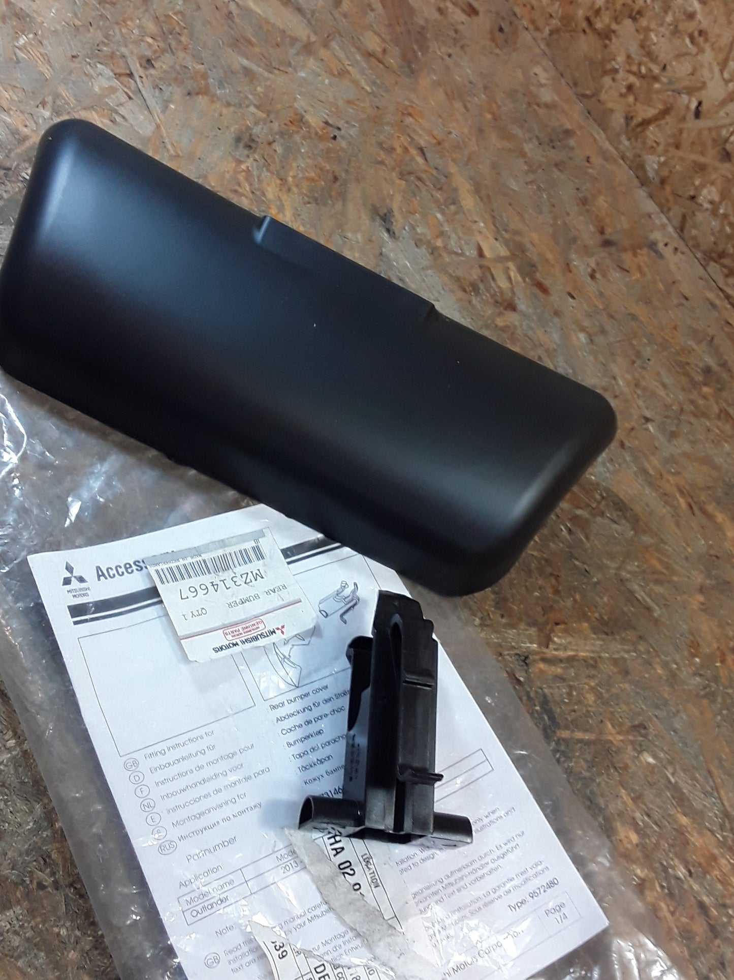 Mitsubishi Outlander lll Abdeckung abnehmbare Anhängerkupplung original Mitsubishi NEU