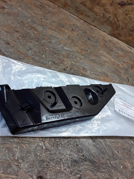 Mitsubishi Colt Halter Stoßstange H.R original Mitsubishi NEU