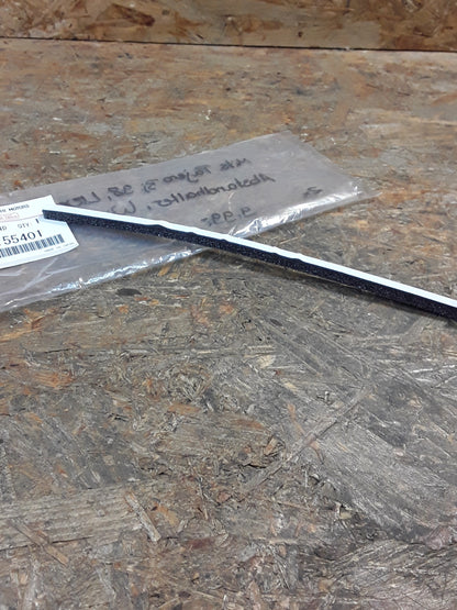 Mitsubishi Pajero Bj 98, LRXC4 Abstandhalter Windschutzscheibe original Mitsubishi NEU