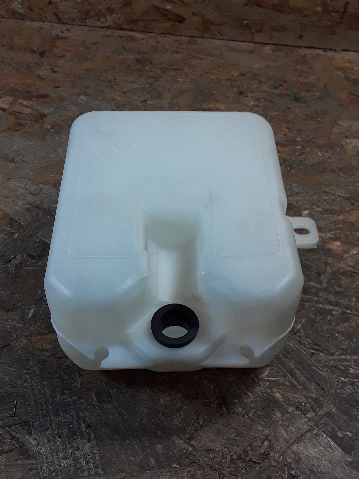 Mitsubishi Colt A150 Behälter Wischwasser original Mitsubishi NEU