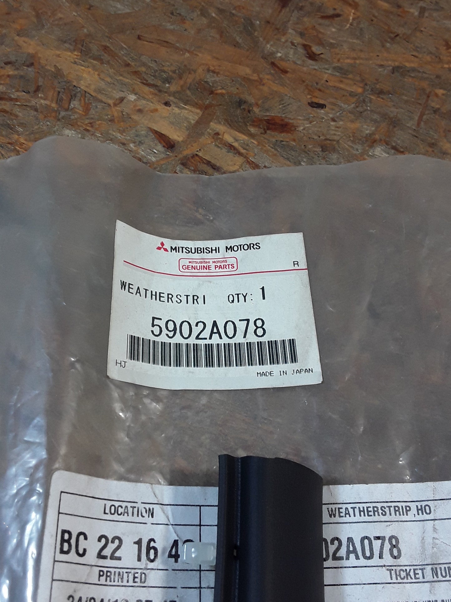 Mitsubishi Lancer Bj 08-17 Dichtungsstreifen vorne original Mitsubishi NEU