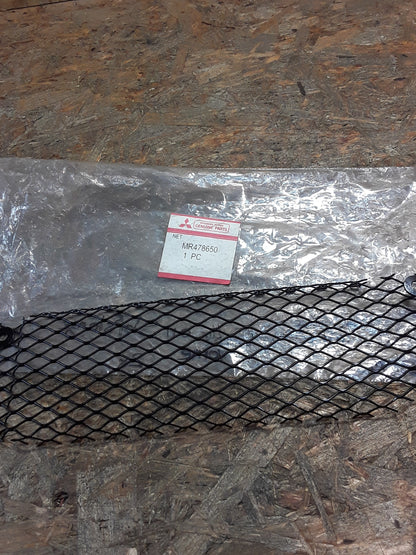 Mitsubishi Pajero Pinin Gitter an Stoßstange vorne original Mitsubishi NEU