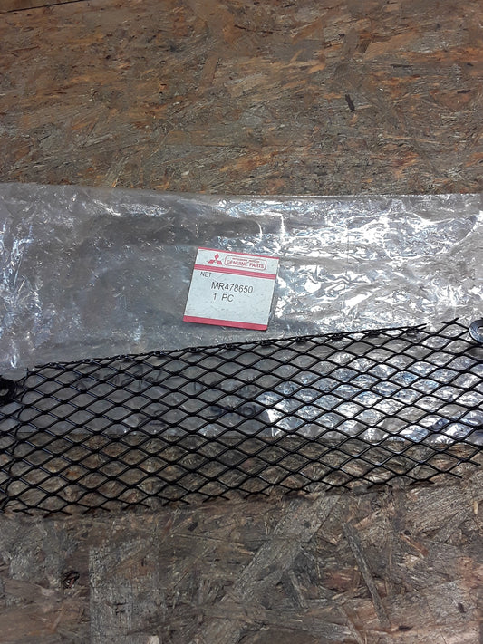 Mitsubishi Pajero Pinin Gitter an Stoßstange vorne original Mitsubishi NEU