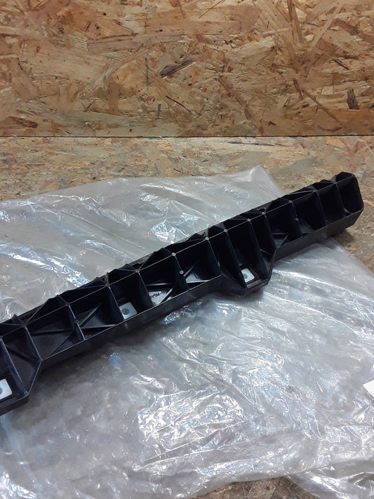 Mitsubishi Grandis Halterung Stoßstange hinten original Mitsubishi GEBRAUCHT