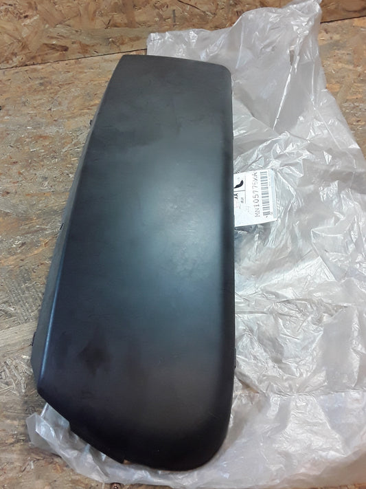 Mitsubishi Colt Bj 04-09 Frontstoßstangenform links original Mitsubishi NEU