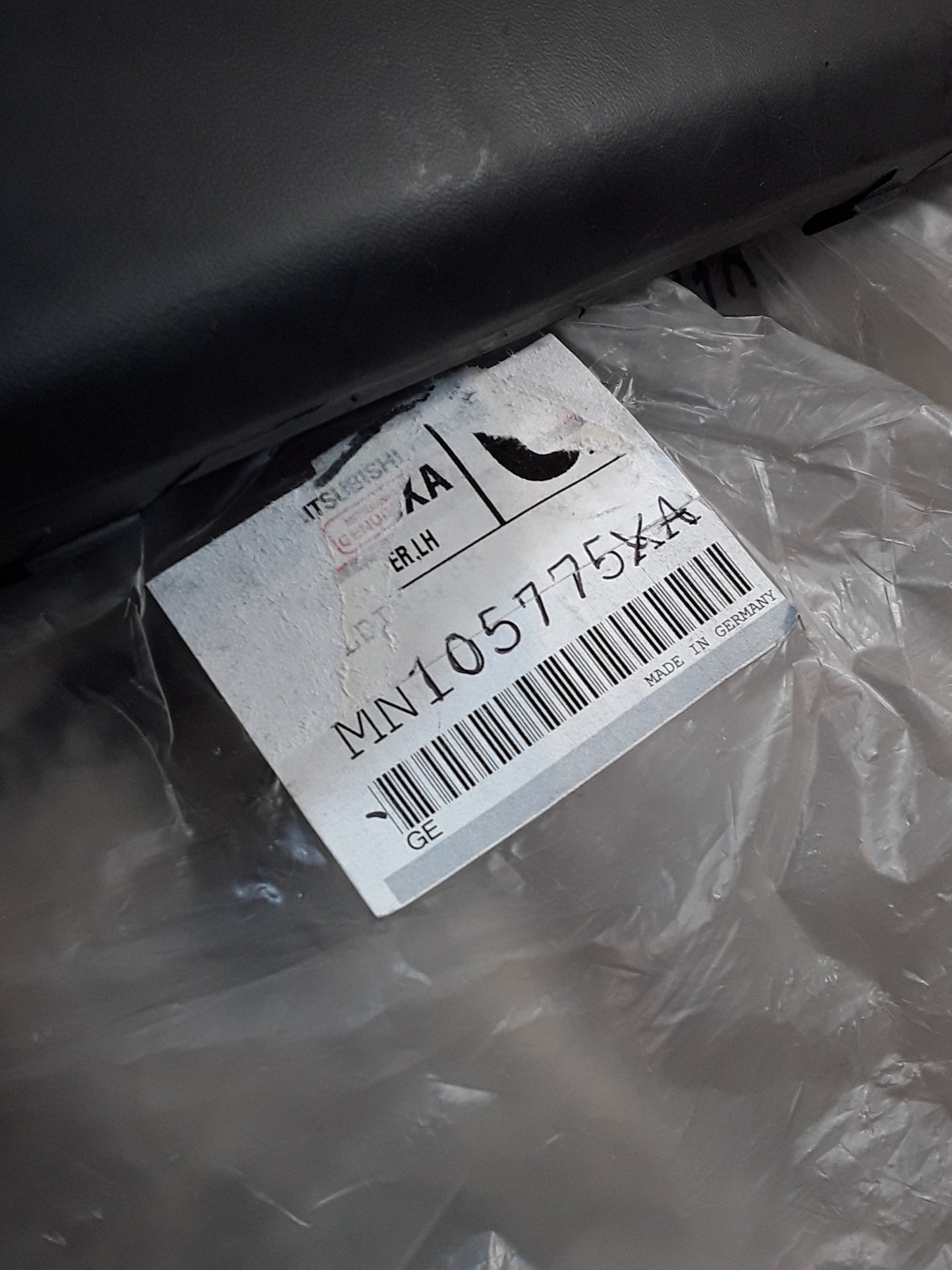 Mitsubishi Colt Bj 04-09 Frontstoßstangenform links original Mitsubishi NEU