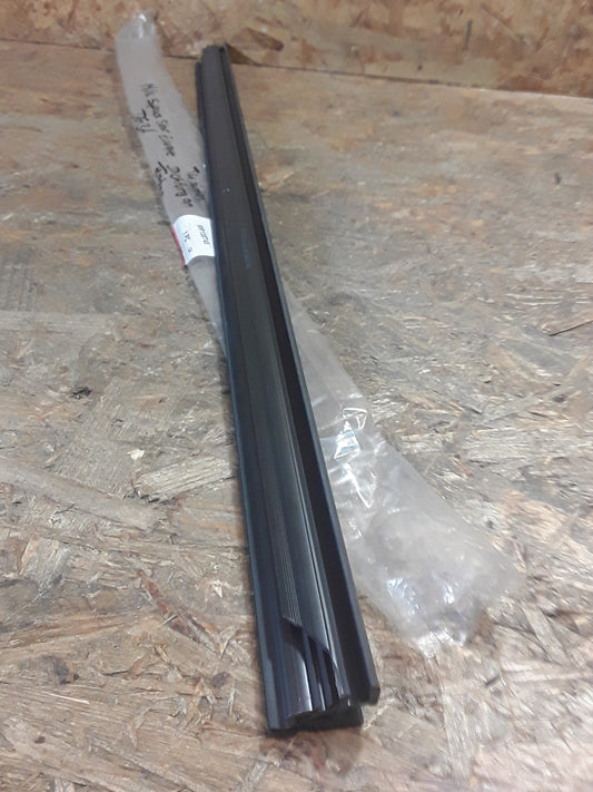 Mitsubishi Space Star Europe DG3A Tür hinten Dichtung an Fenster original Mitsubishi NEU