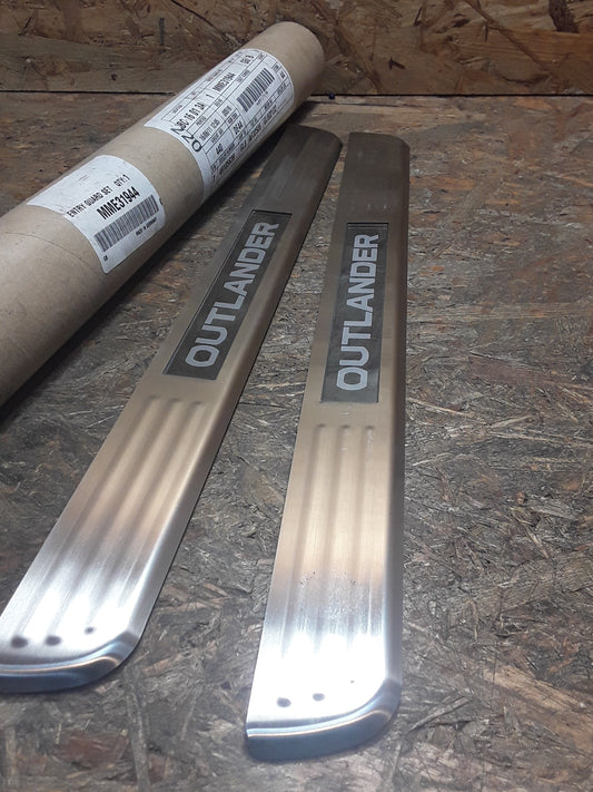 Mitsubishi Outlander Einstiegsleisten-Satz,  Chrom magnetisch original Mitsubishi NEU