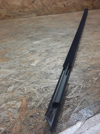 Mitsubishi Lancer Dichtung vordere Türverkleidung original Mitsubishi NEU