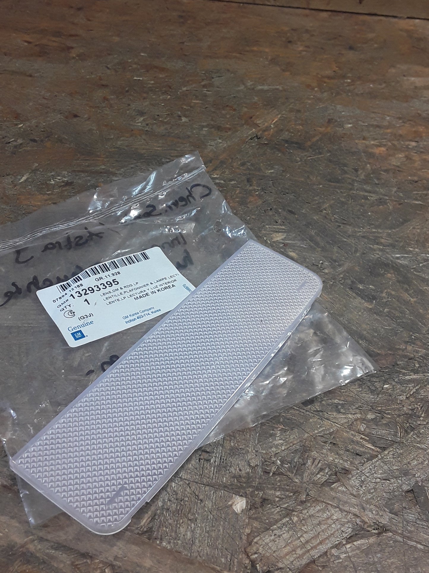 Chevrolet Sonic Opel Astra J Innenraumleuchte Abdeckung Plastik   hinten original GM NEU