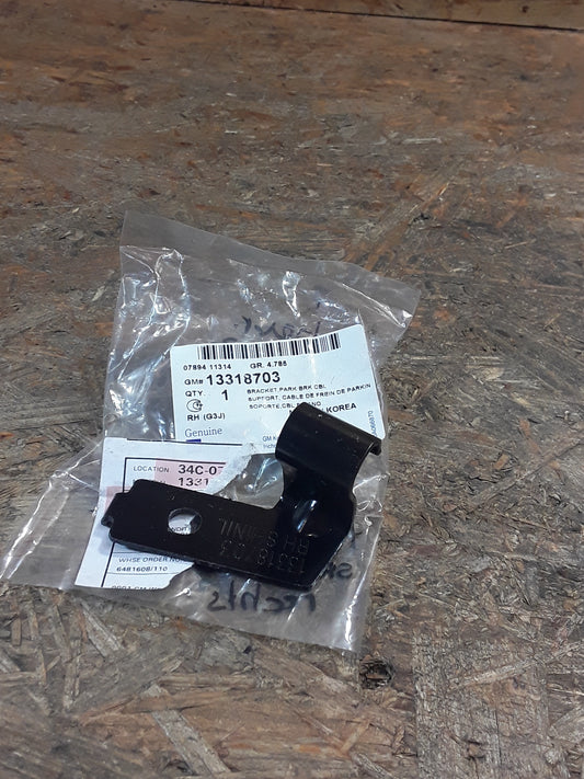 Chevrolet Cruze Halterung für Feststellbremsseil rechts original GM NEU