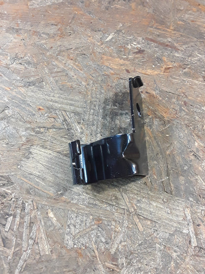 Chevrolet Cruze Halterung für Feststellbremsseil rechts original GM NEU