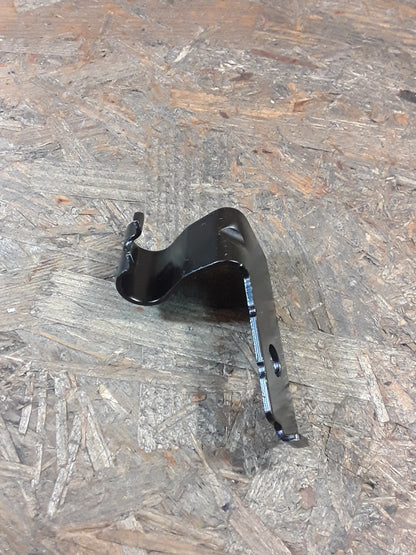 Chevrolet Cruze Halterung für Feststellbremsseil links original GM NEU