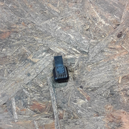 Mitsubishi Colt/ Lancer Knopf, Luftauslass an Instrumententafel original Mitsubishi NEU