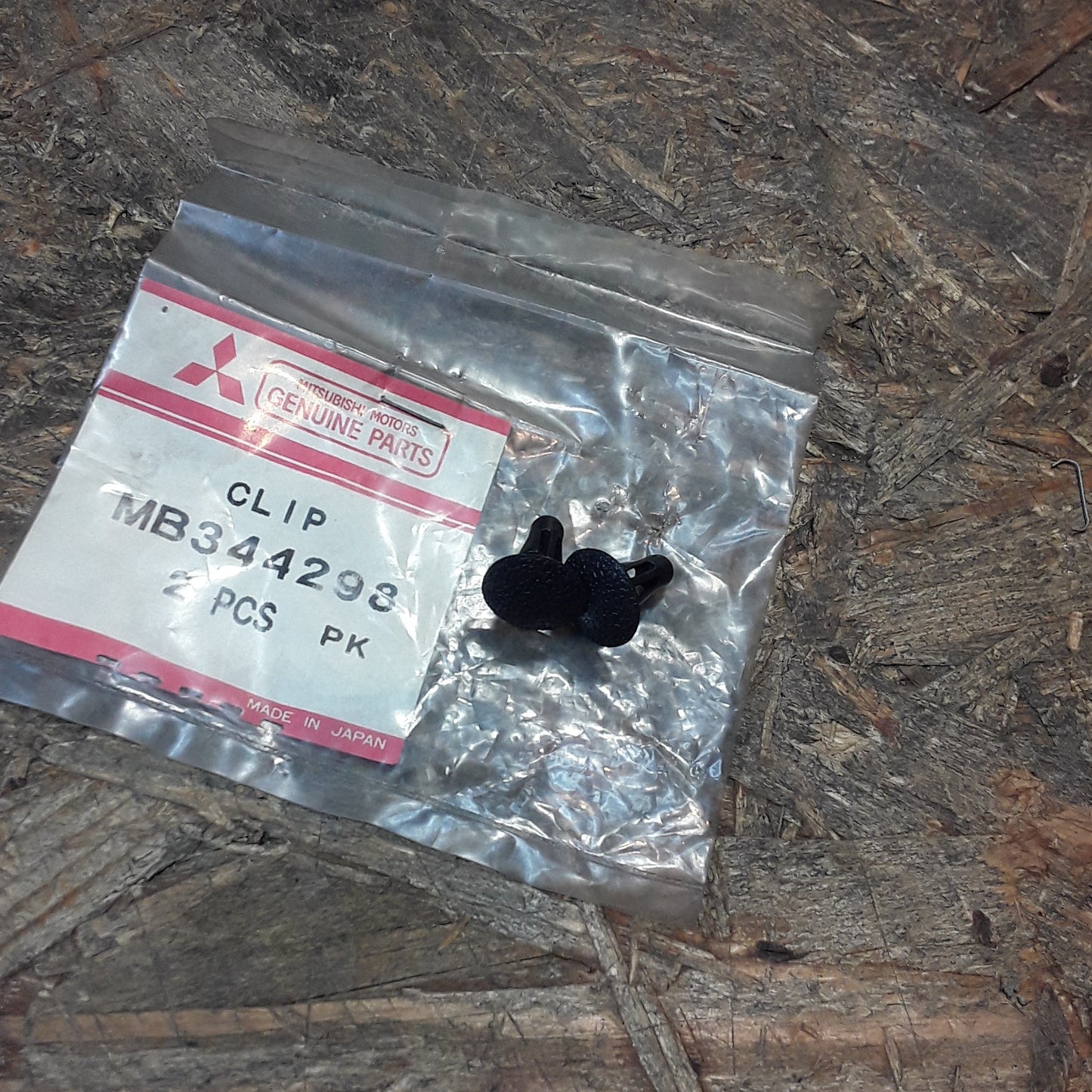 Mitsubishi Lancer Clip Frontzierleiste/ Verkleidung original Mitsubishi NEU