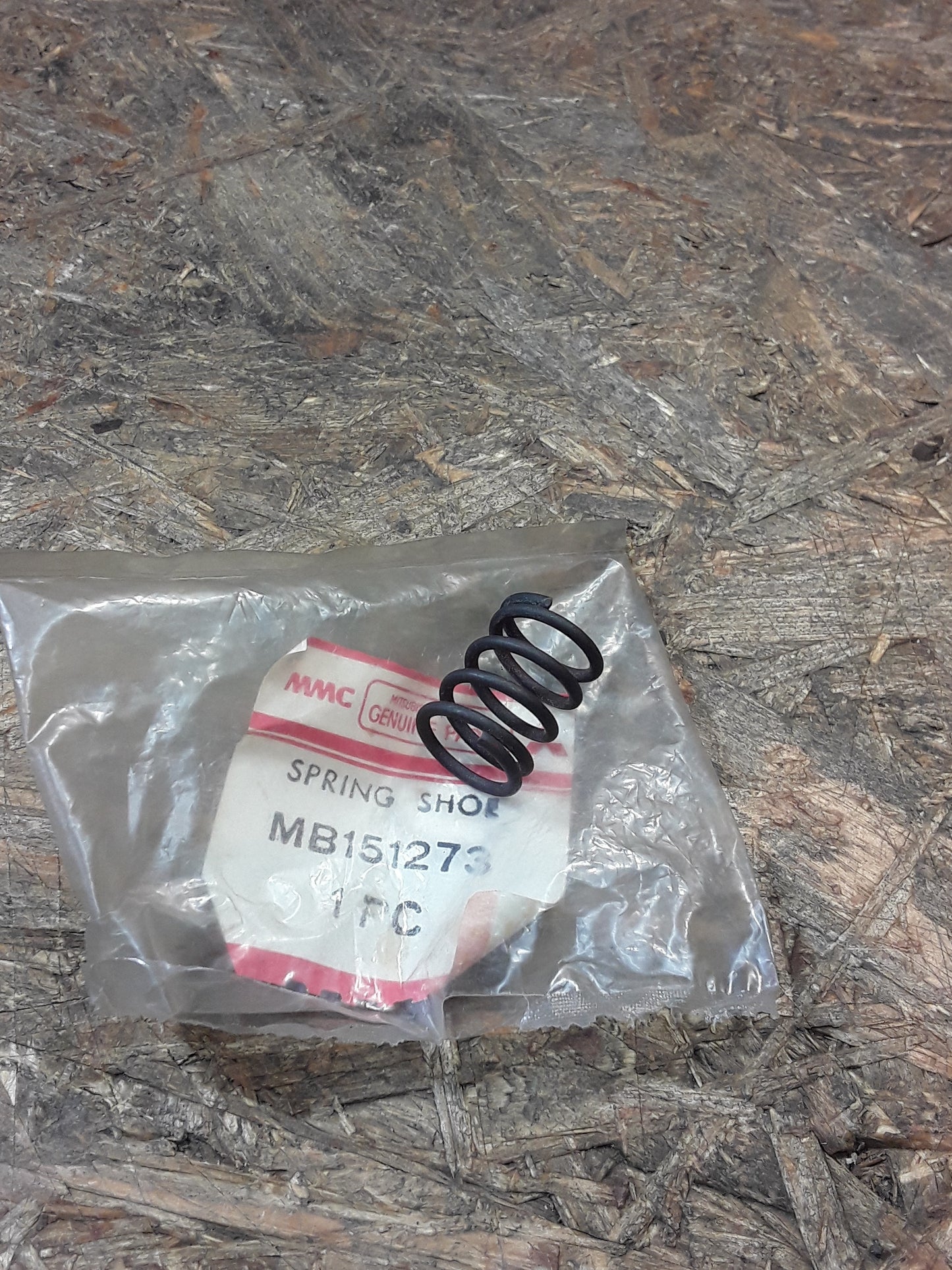 Mitsubishi Delica/Star Wagon/Van/Truck Feder Bremsbacken original Mitsubishi NEU