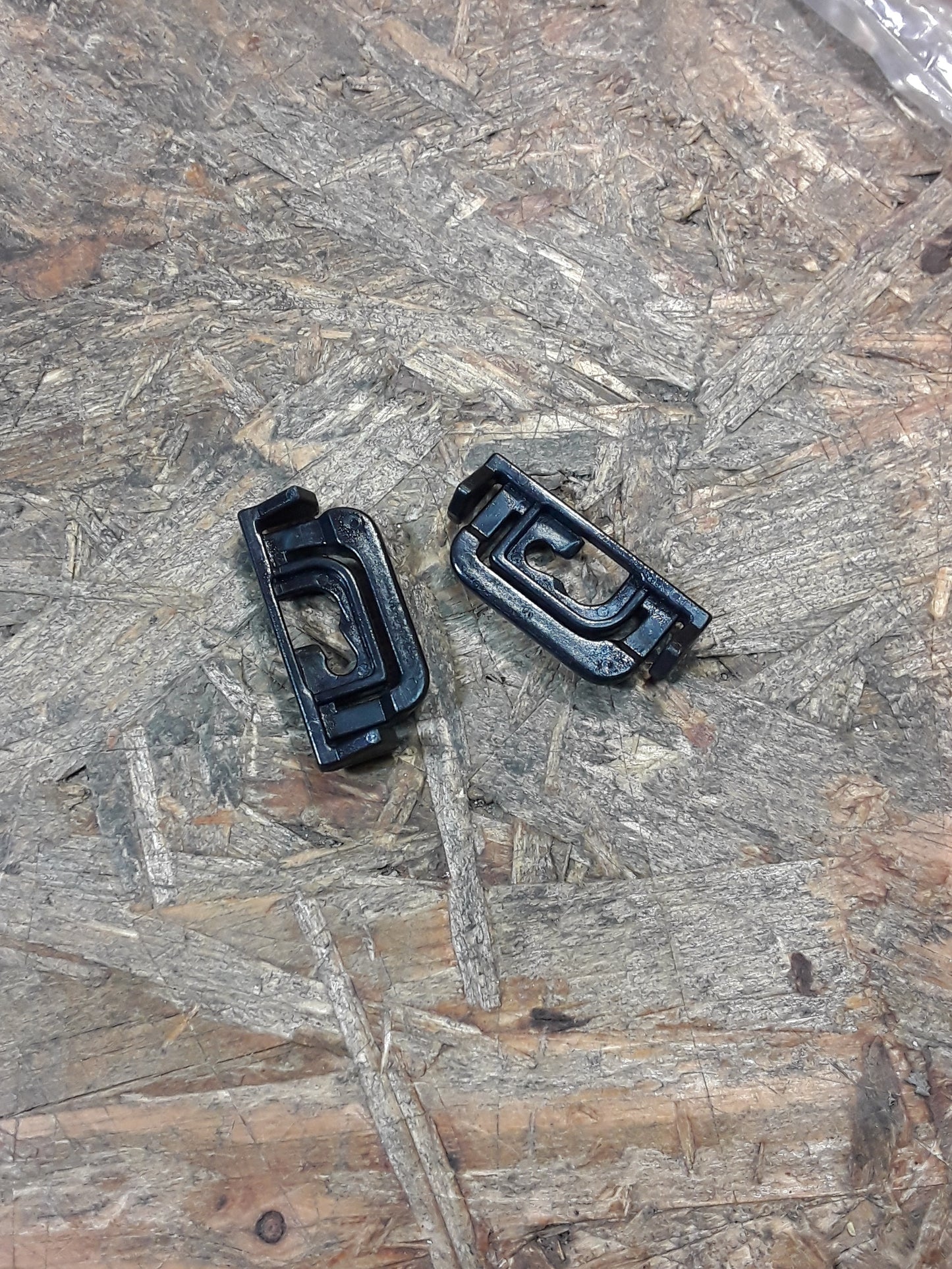 Mitsubishi Zierleistenclip original Mitsubishi NEU