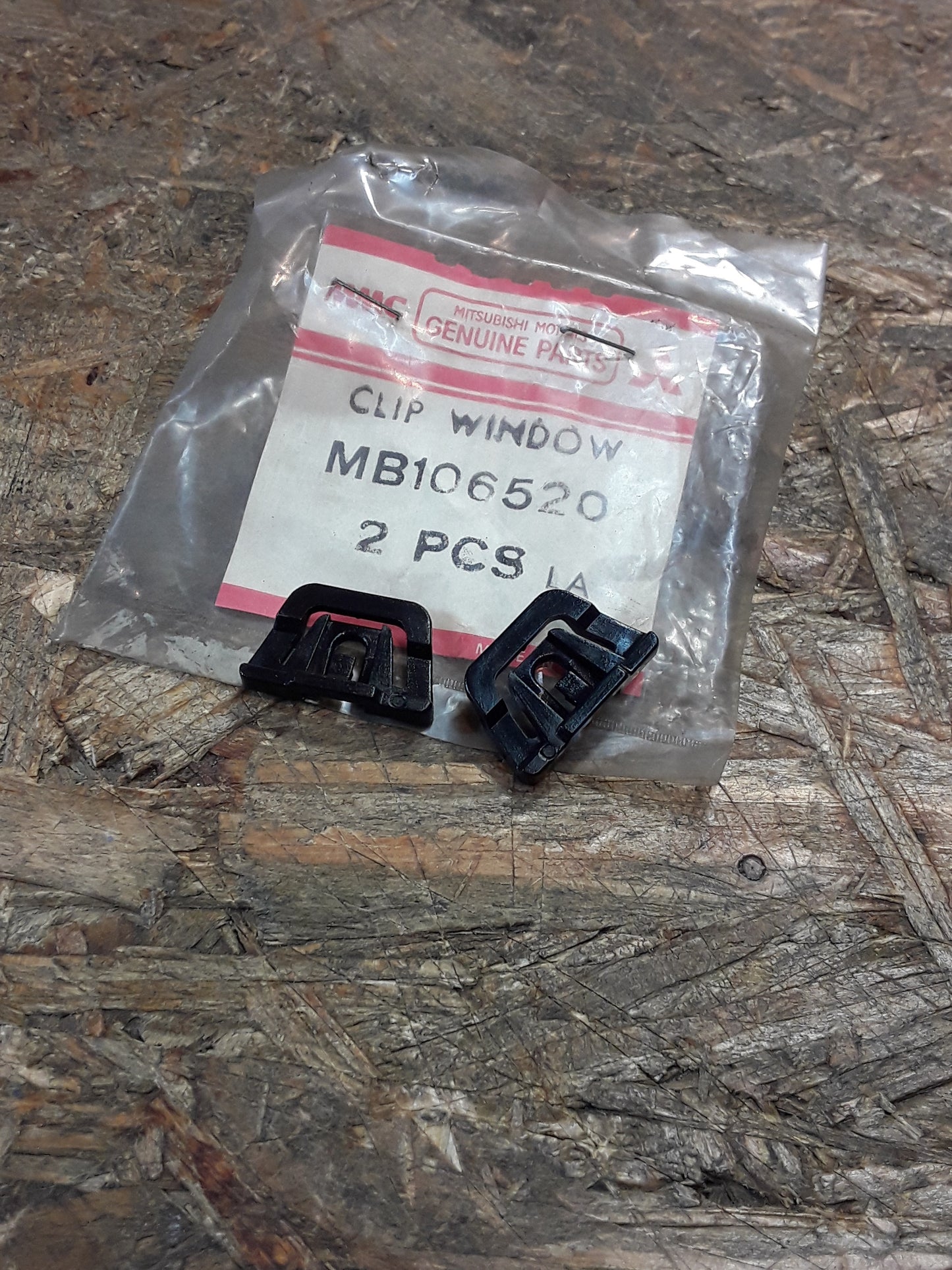 Mitsubishi Clip Fensterzierleiste hinten original Mitsubishi NEU