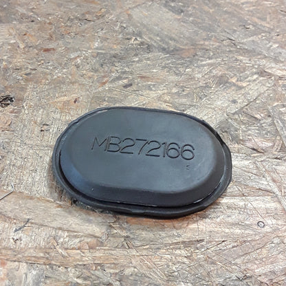 Mitsubishi Montero V21C / Pajero Gummistopfen,  Klimaanlagenleitung original Mitsubishi NEU