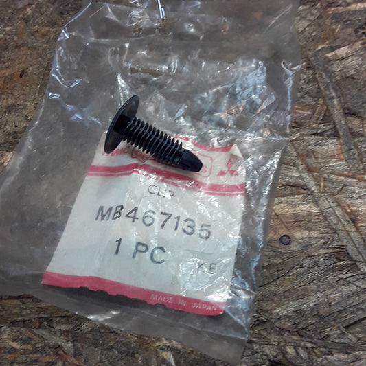 Mitsubishi Mirage Clip Innenverkleidung original Mitsubishi NEU