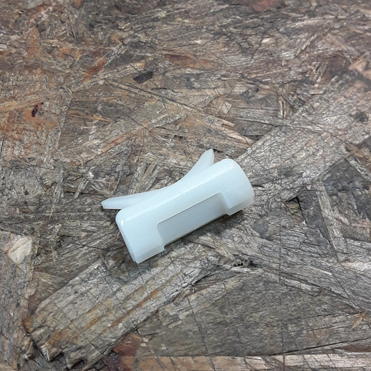 Mitsubishi Lancer/ Colt Clips an Windschutzscheibe original Mitsubishi NEU