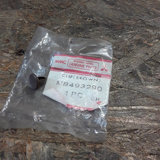 Mitsubishi Mirage LNJP4 Clip Innenverkleidung Kofferraum original Mitsubishi NEU