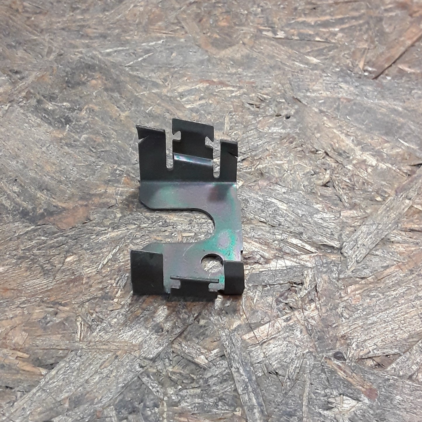 Mitsubishi Chariot D09W Bj 84-91 Halterung Stoßstange rechts original Mitsubishi NEU