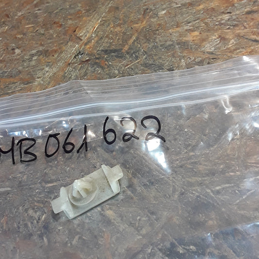 Mitsubishi Clip Schwellerleiste original Mitsubishi NEU