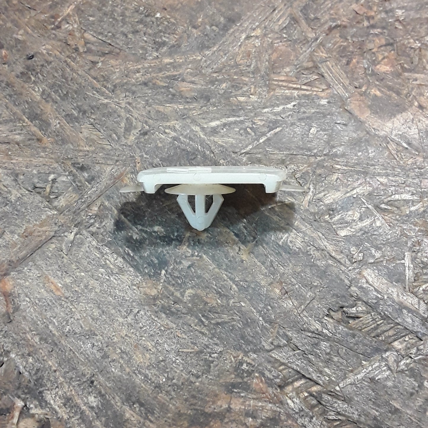 Mitsubishi Clip Schwellerleiste original Mitsubishi NEU