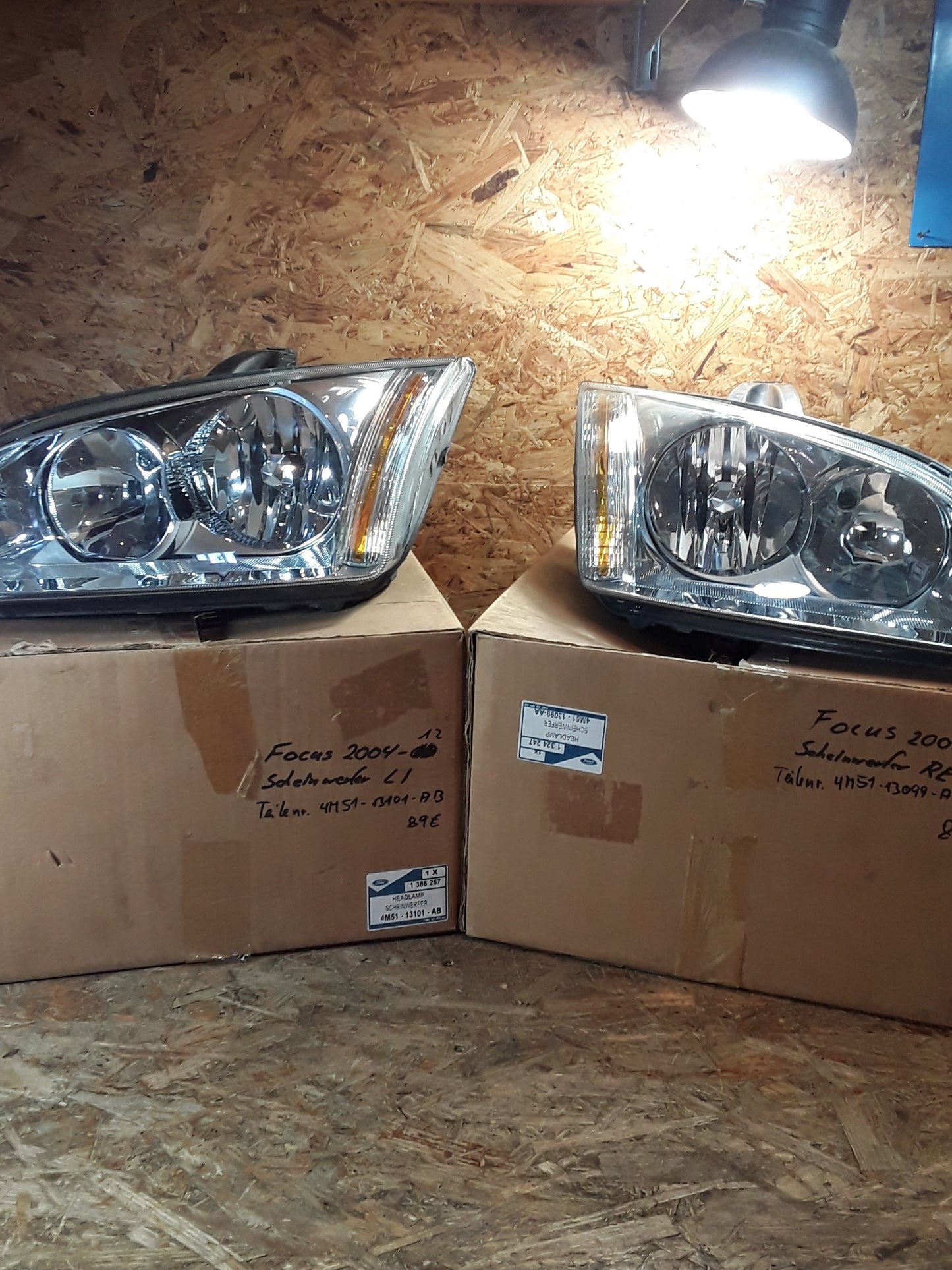 Ford Focus Bj 04-12 Scheinwerfersatz L+R original Ford NEU