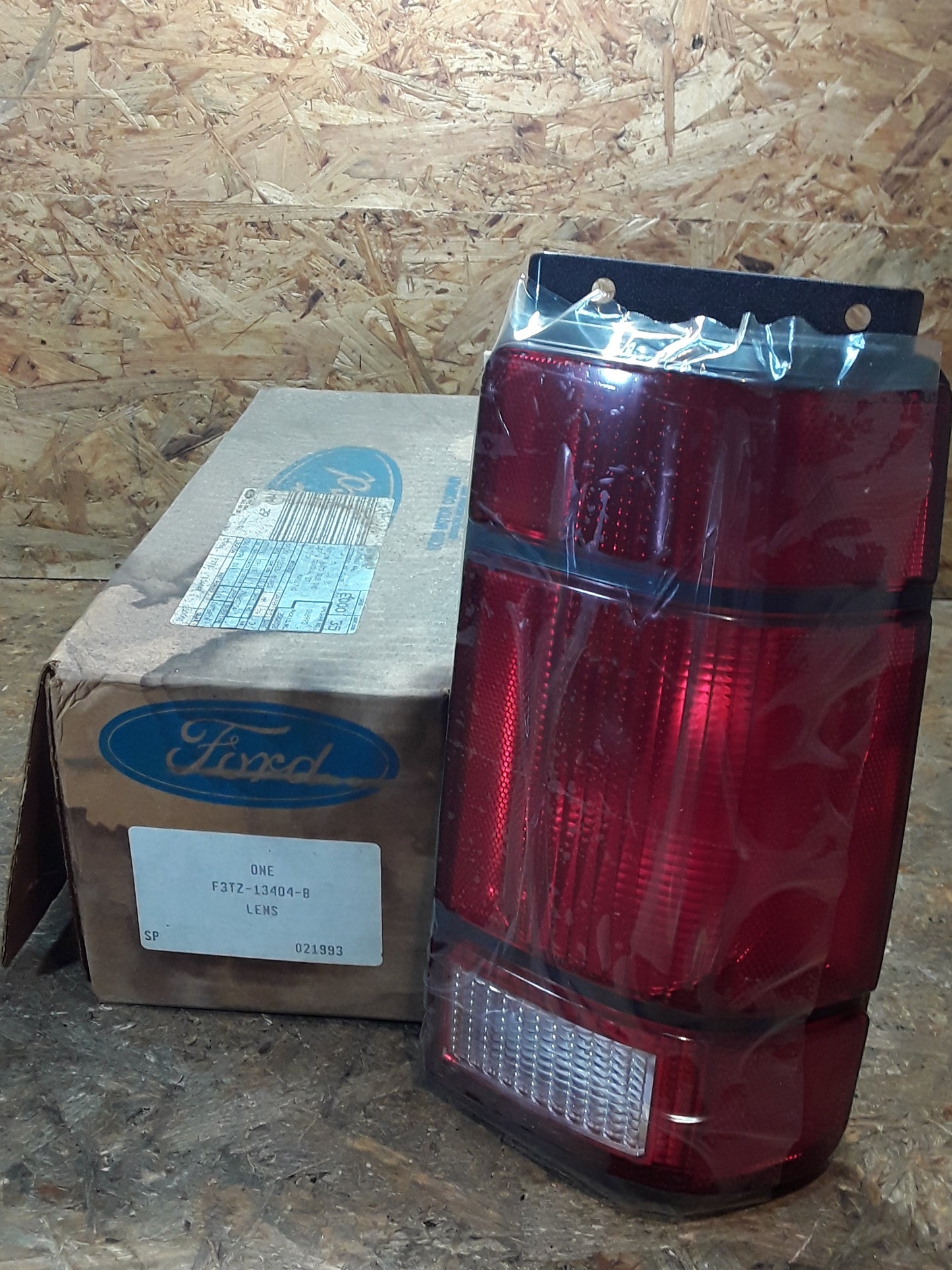 Ford Explorer Bj 91-94 Rückleuchte rechts original Ford NEU