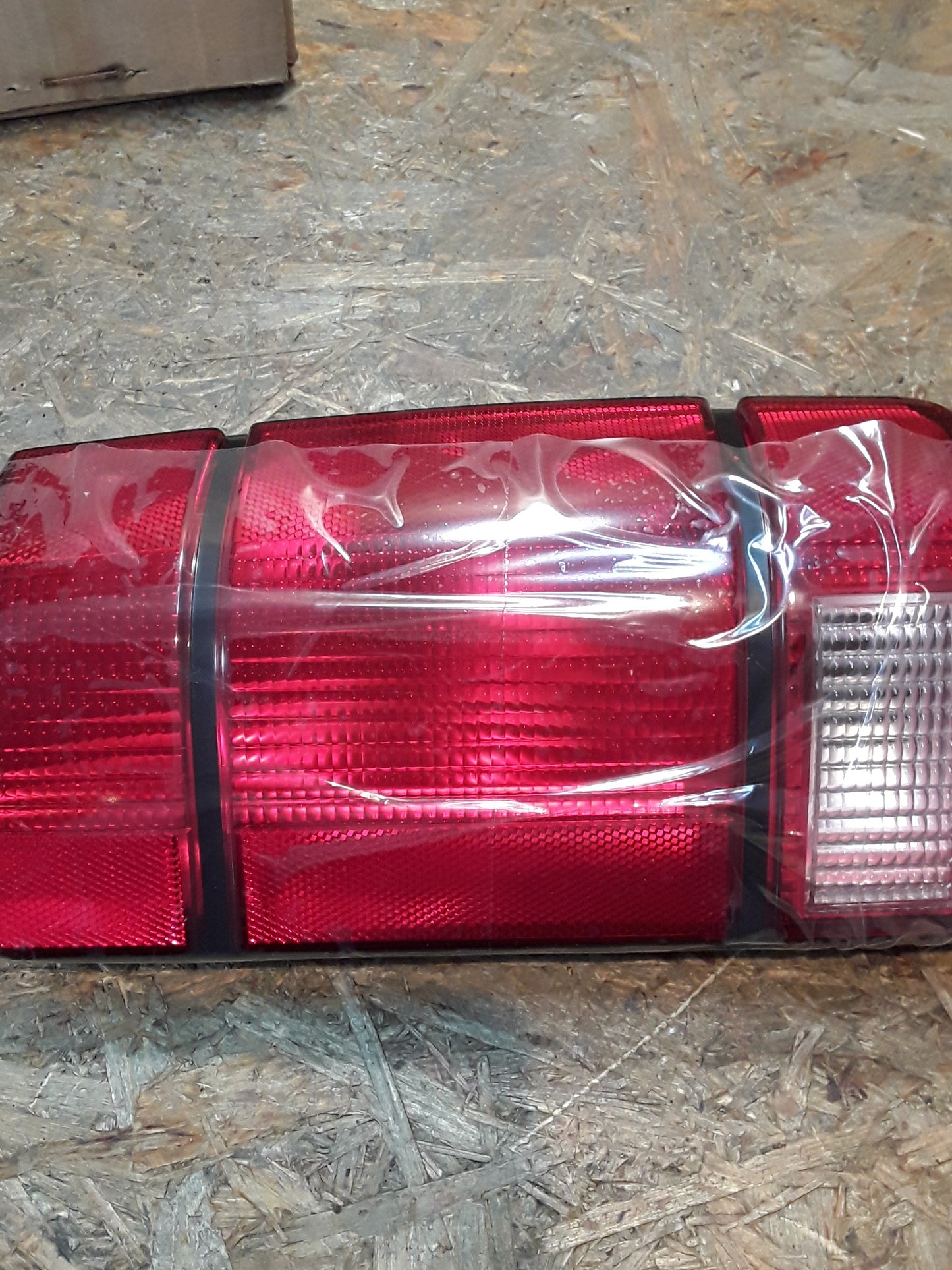 Ford Explorer Bj 91-94 Rückleuchte rechts original Ford NEU