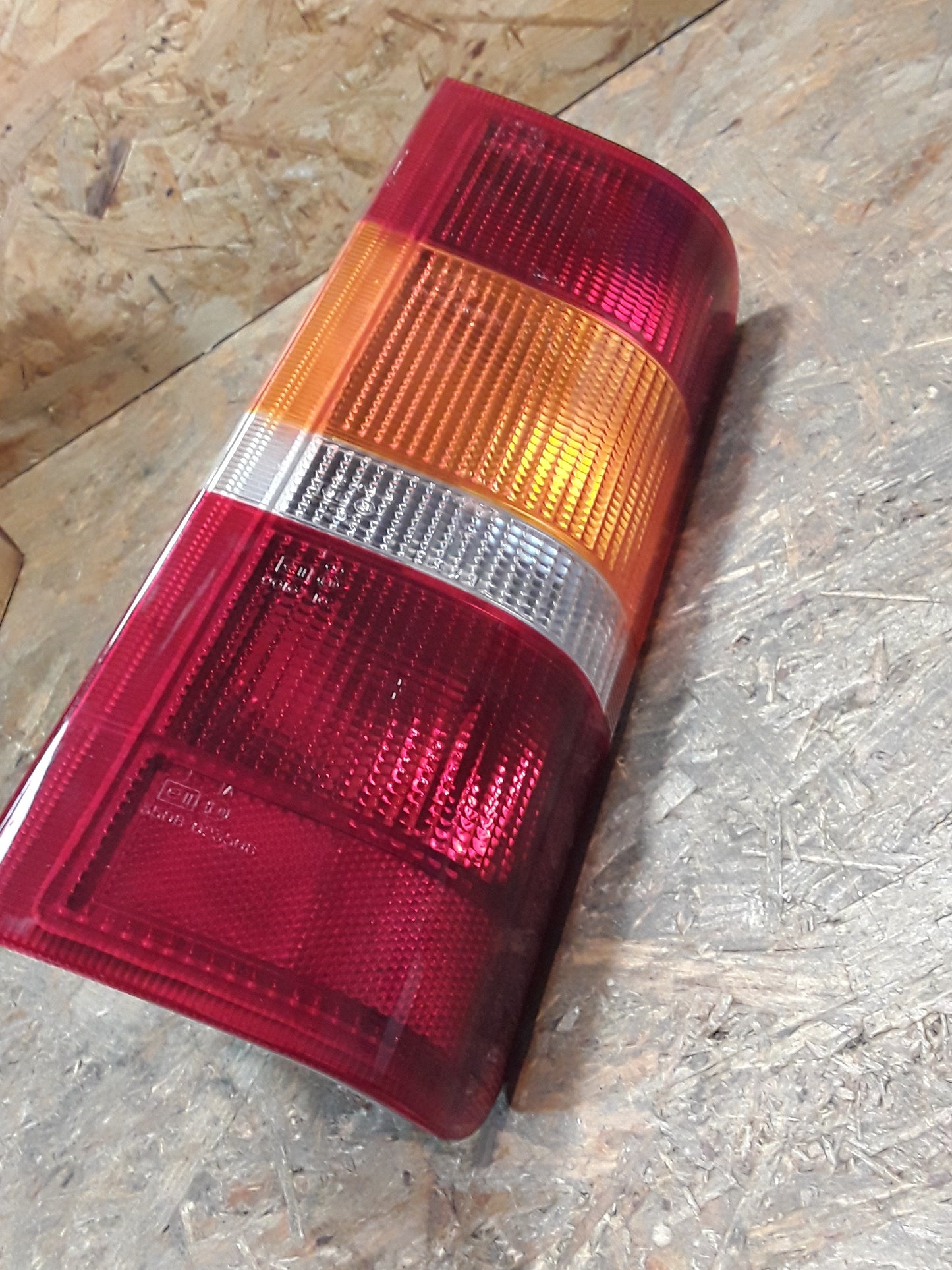 Ford Transit Bj 86-99 Rückleuchte rechts original Ford NEU