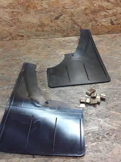 Ford Sierra Mod.87 Stufenheck Schmutzfänger hinten original Ford NEU