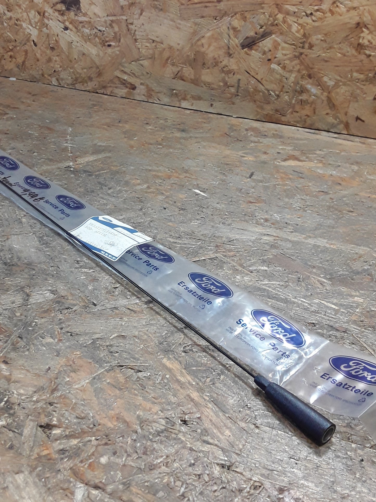 Diverse Fahrzeuge Antenne Universal original Ford NEU