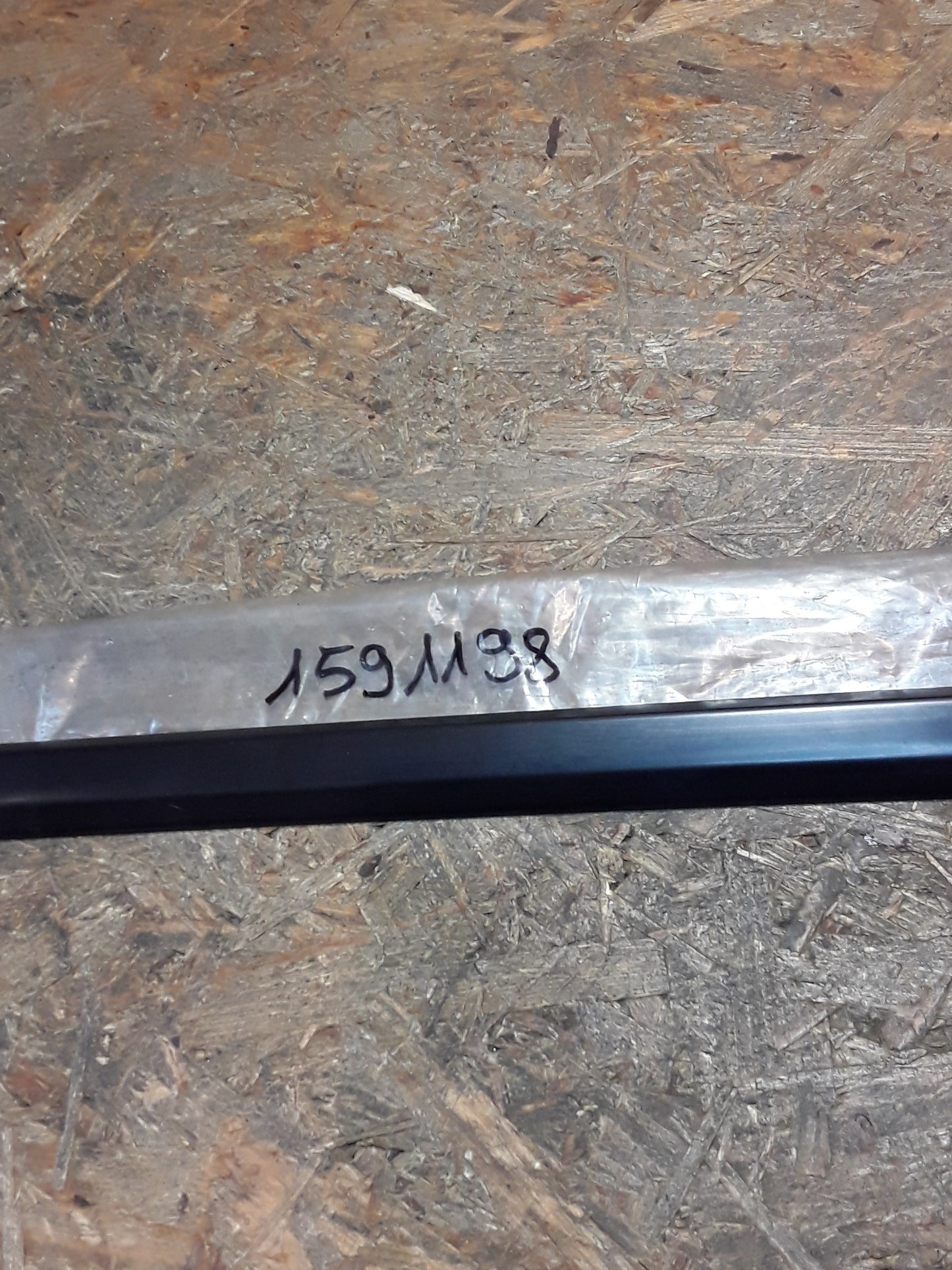 Ford Escort Mk3/ Orion Mk1 Zierleiste hinten rechts original Ford NEU