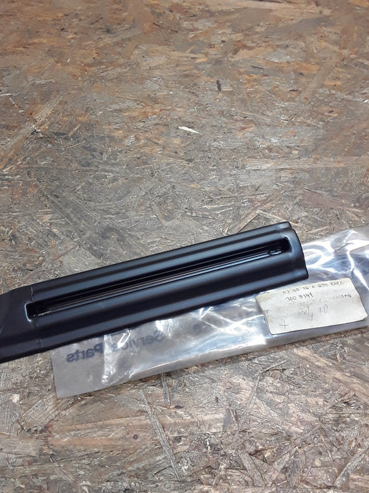 Ford Sierra Mk1 Zierleiste vorne links original Ford NEU