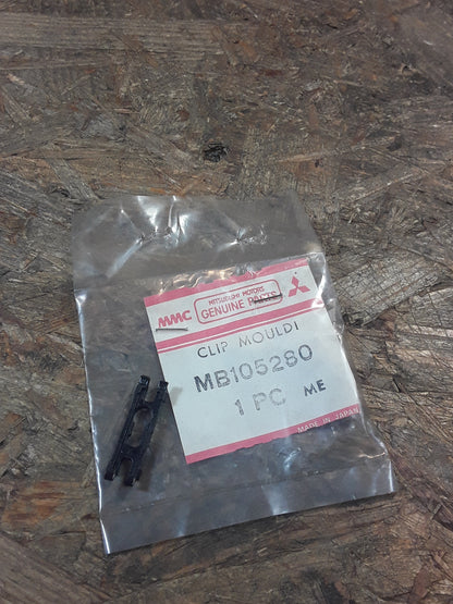 Mitsubishi Clip Seitenschwellerzierleiste original Mitsubishi NEU