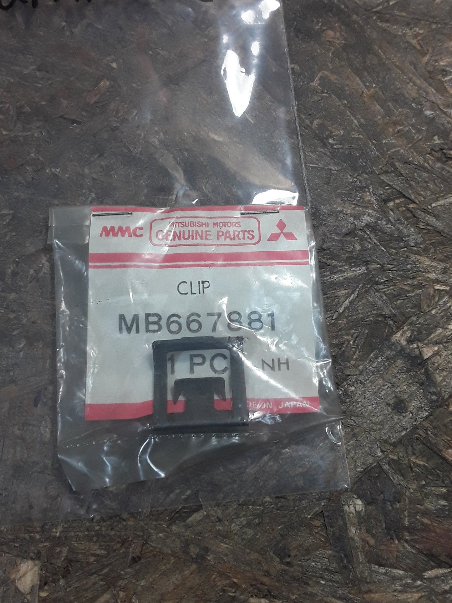 Mitsubishi Space Wagon Bj 92-00 Clip Dachhimmel original Mitsubishi NEU