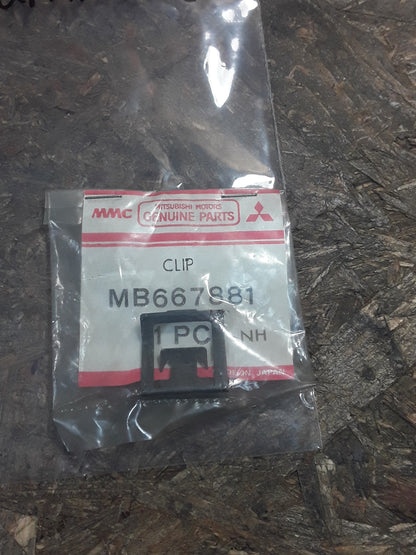 Mitsubishi Space Wagon Bj 92-00 Clip Dachhimmel original Mitsubishi NEU